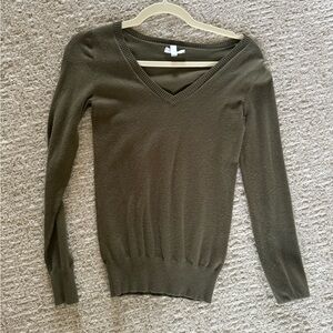 Green sweater for women